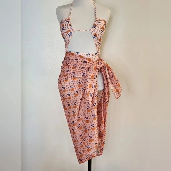 NWT || CITRINE || Carson bathing suit/sarong set. - Picture 7 of 13